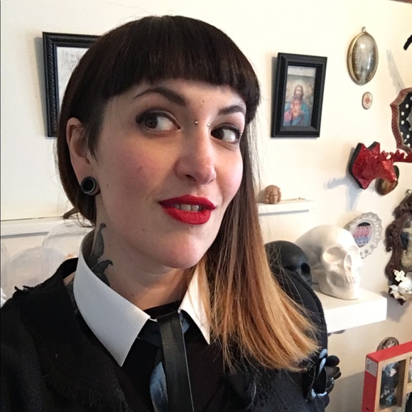 Meet your Posher, Chloe - Picture 1 of 1